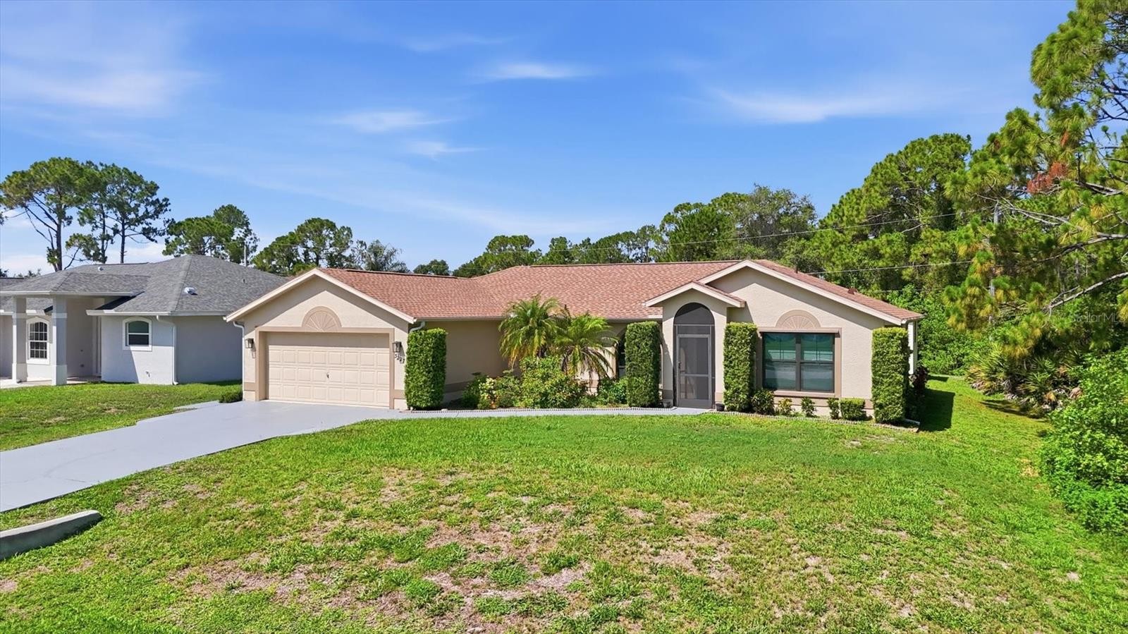 3227 N BISCAYNE DR