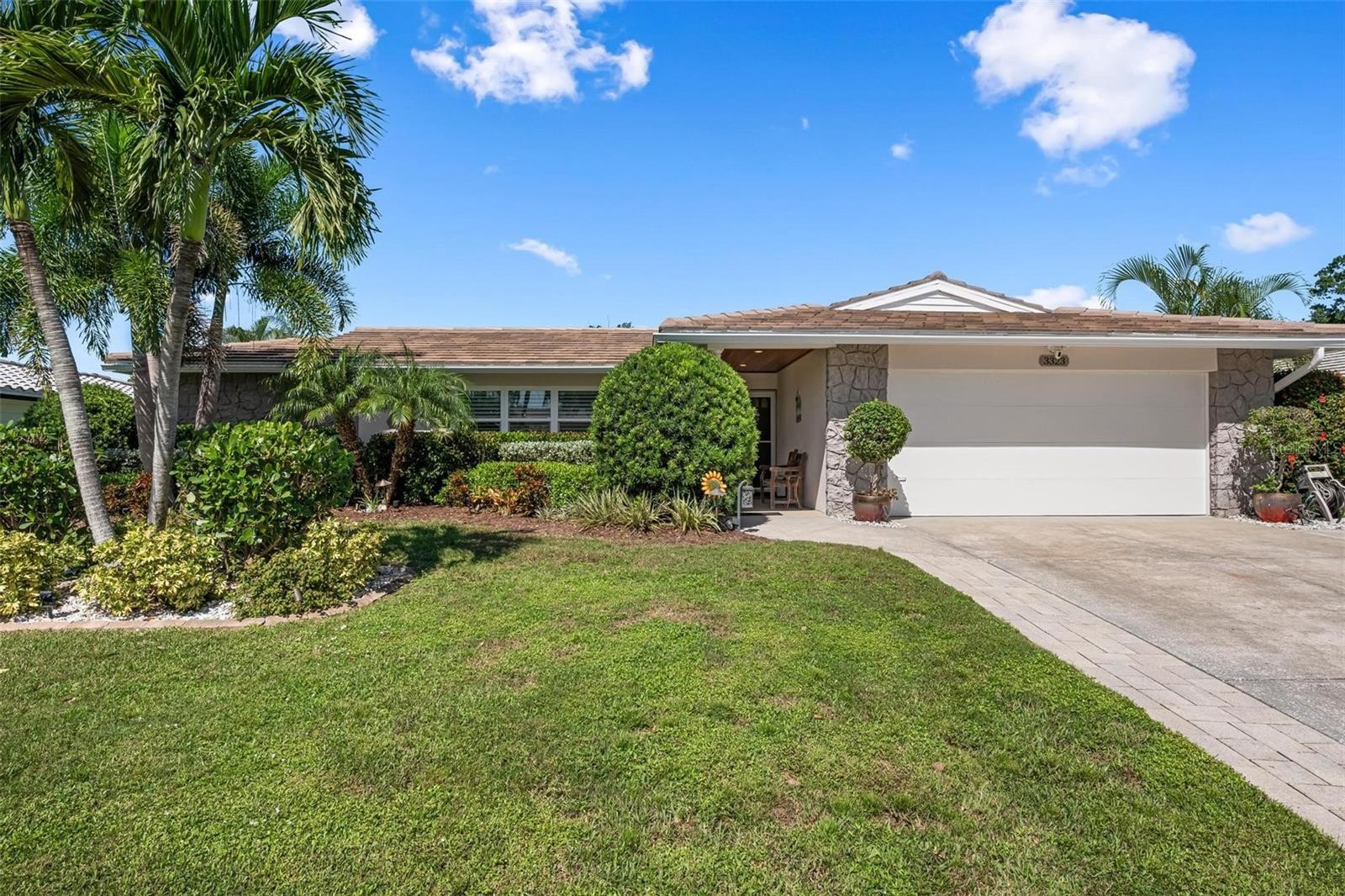 3323 SPRING MILL CIR