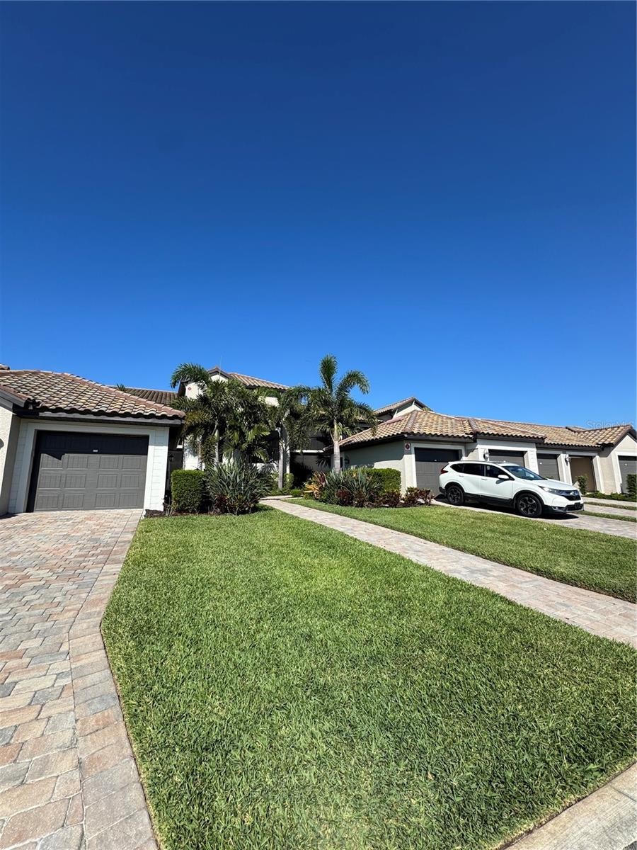 5664 PALMER CIR #106
