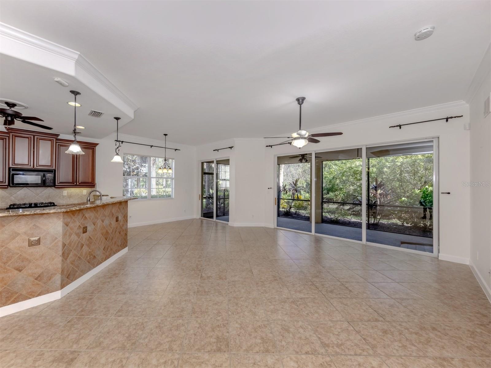 122 BELLA VISTA TER #8A