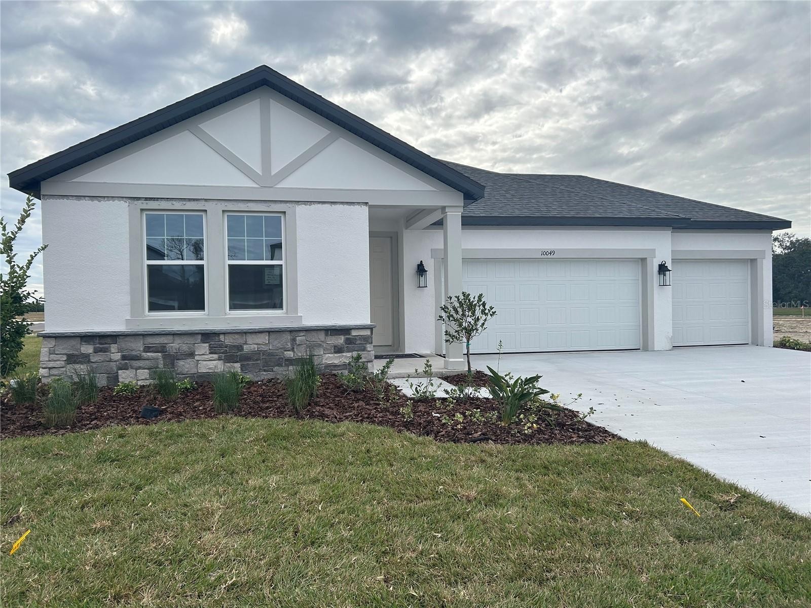 10049 HIDDEN HAMMOCK LOOP