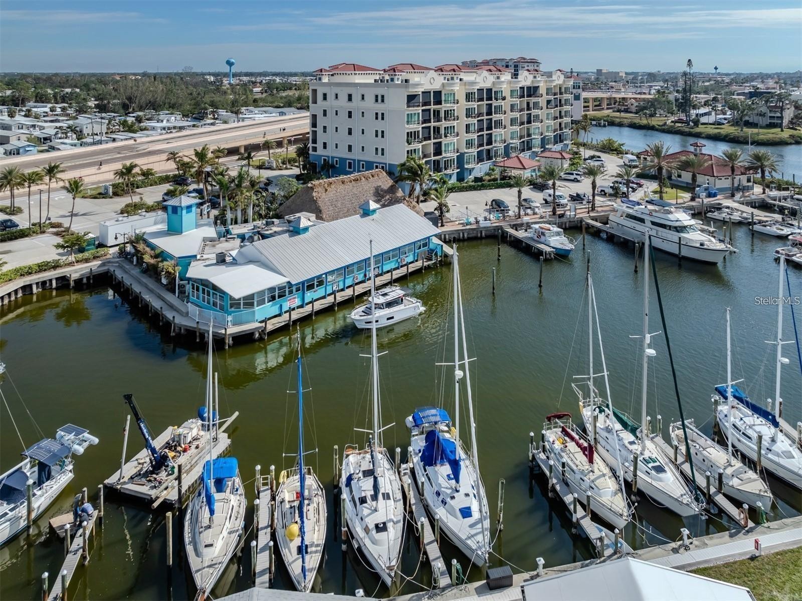 501 TAMIAMI TRL N #402