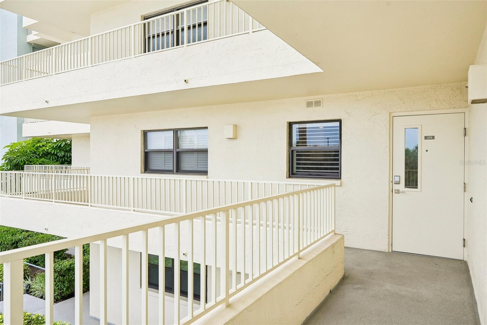 5760 MIDNIGHT PASS RD ##209D