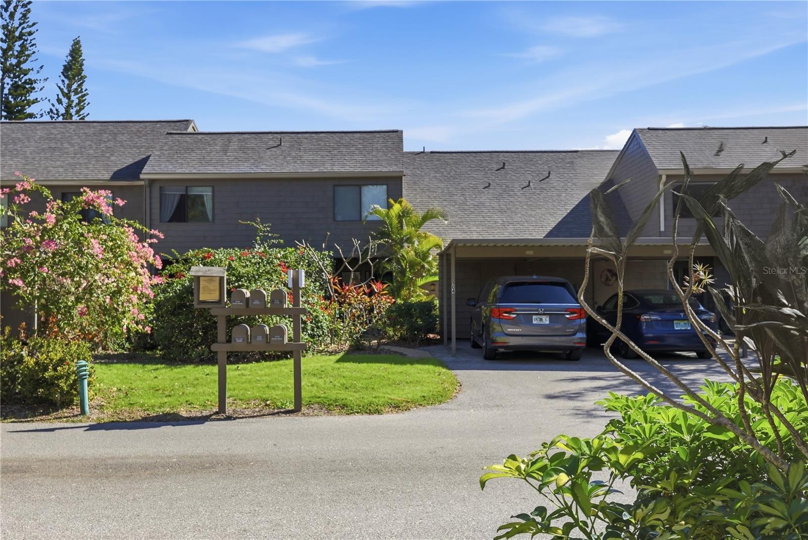 1630 TREEHOUSE CIR #TR104