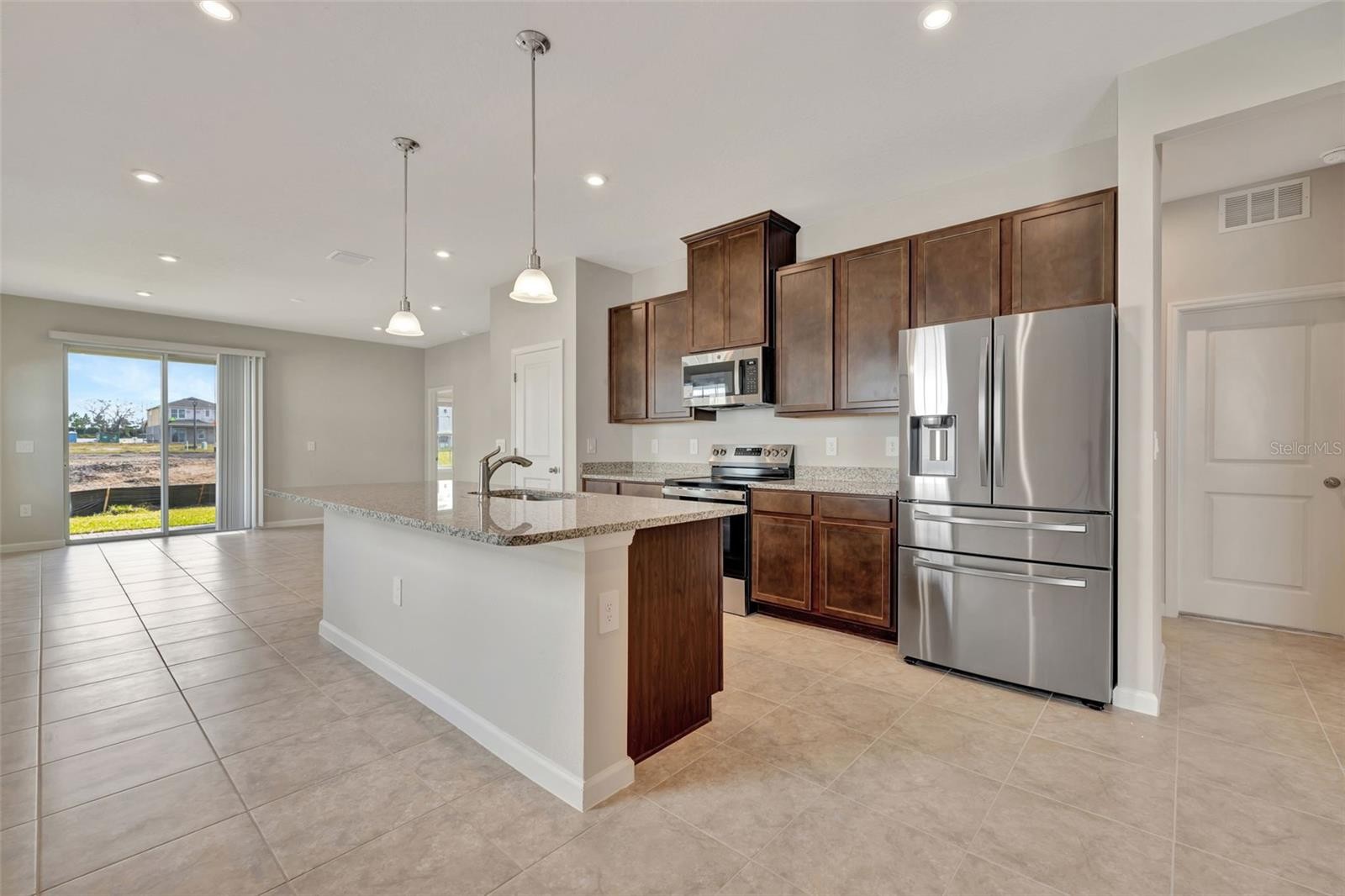 4525 PIPPIN LN