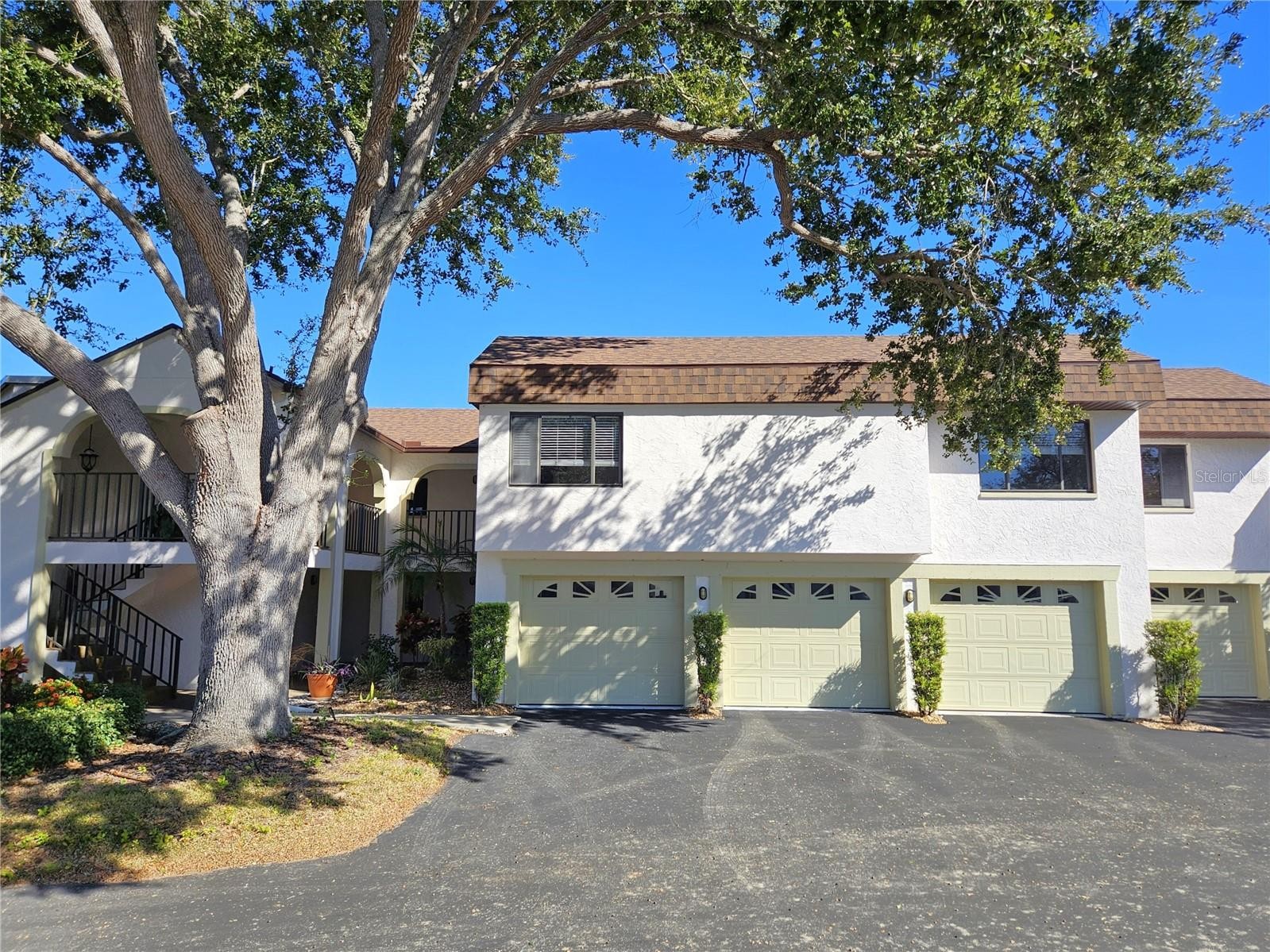 812 CAPRI ISLES BLVD #225