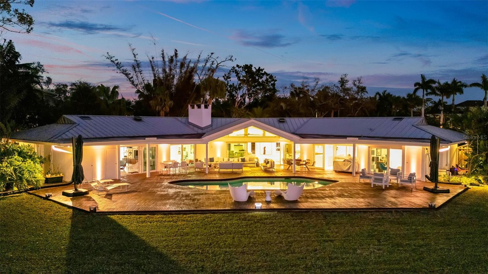 1306 S LAKE SHORE DR