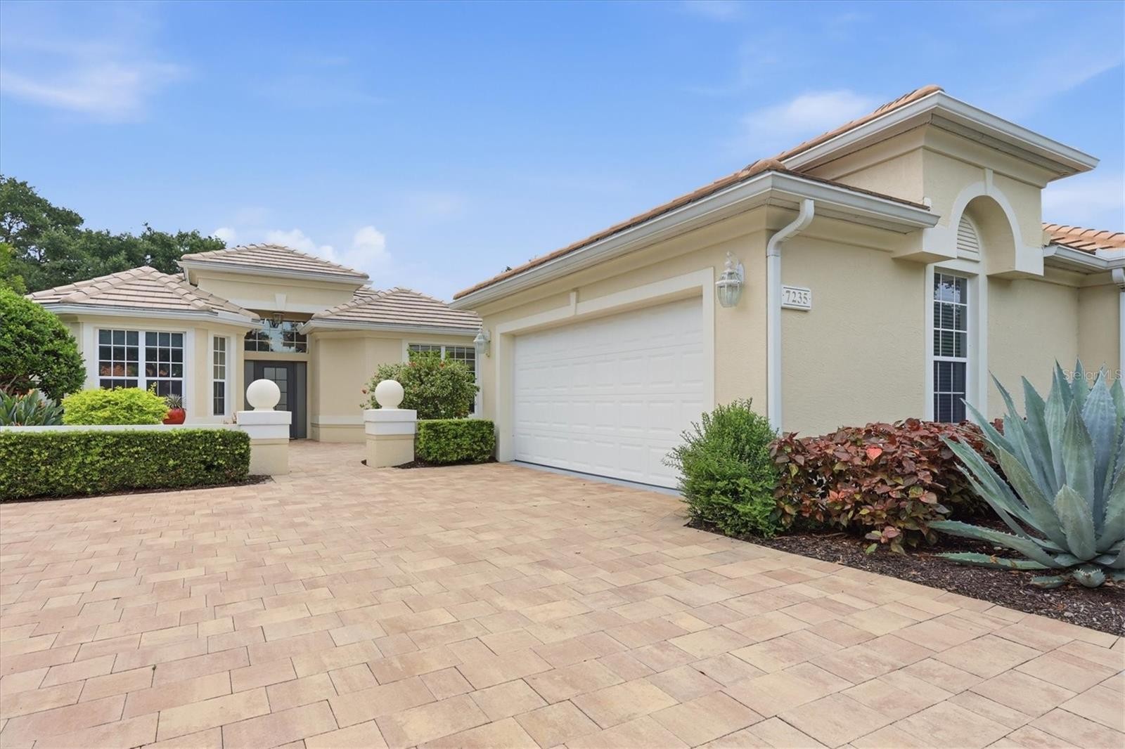 7235 KENSINGTON CT