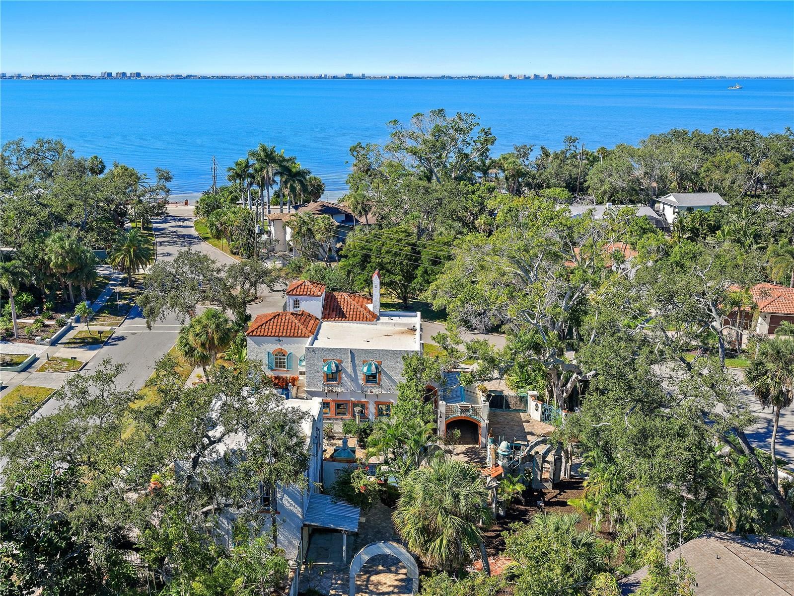 2830 BAY SHORE CIR