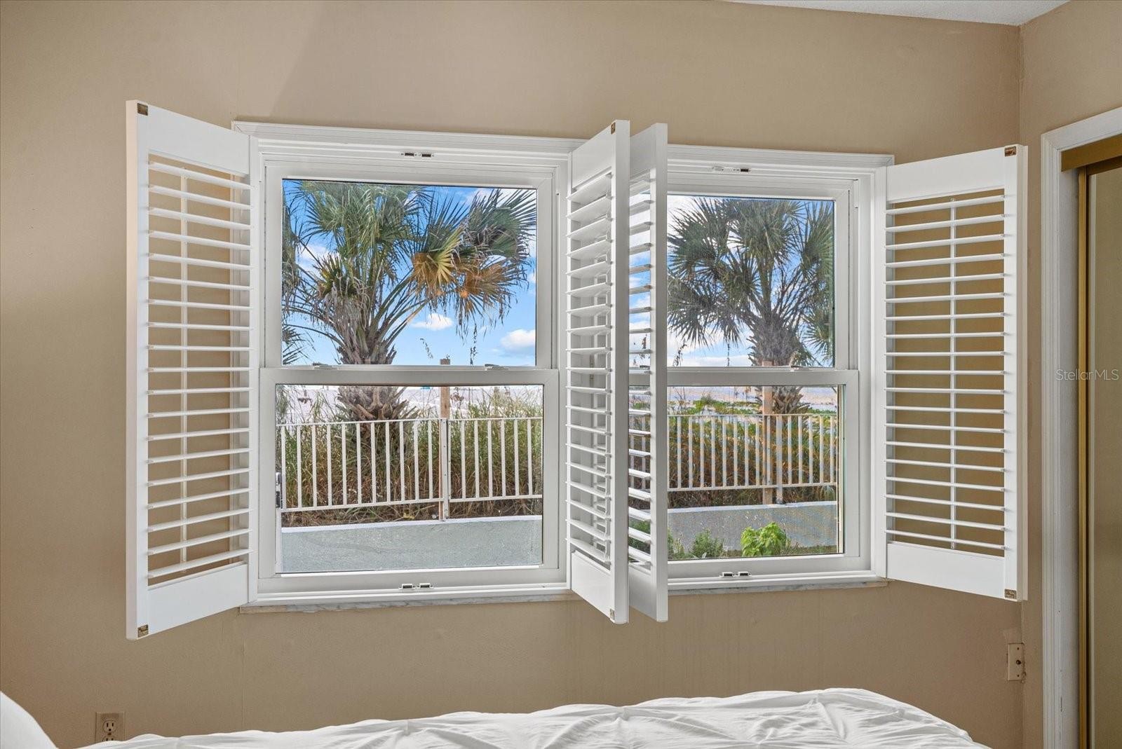 950 TARPON CENTER DR #101