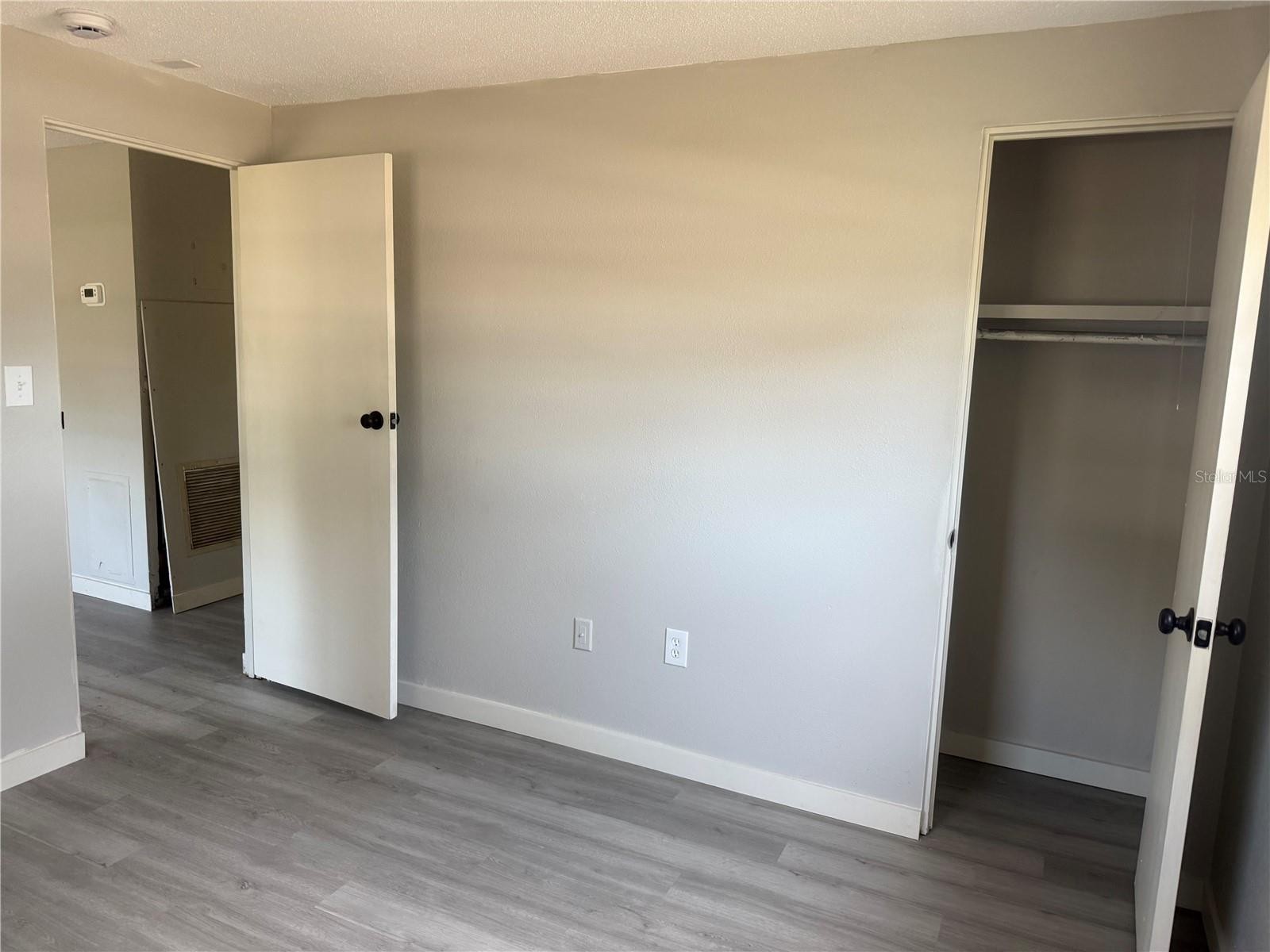 1200 W 12TH AVE W #B