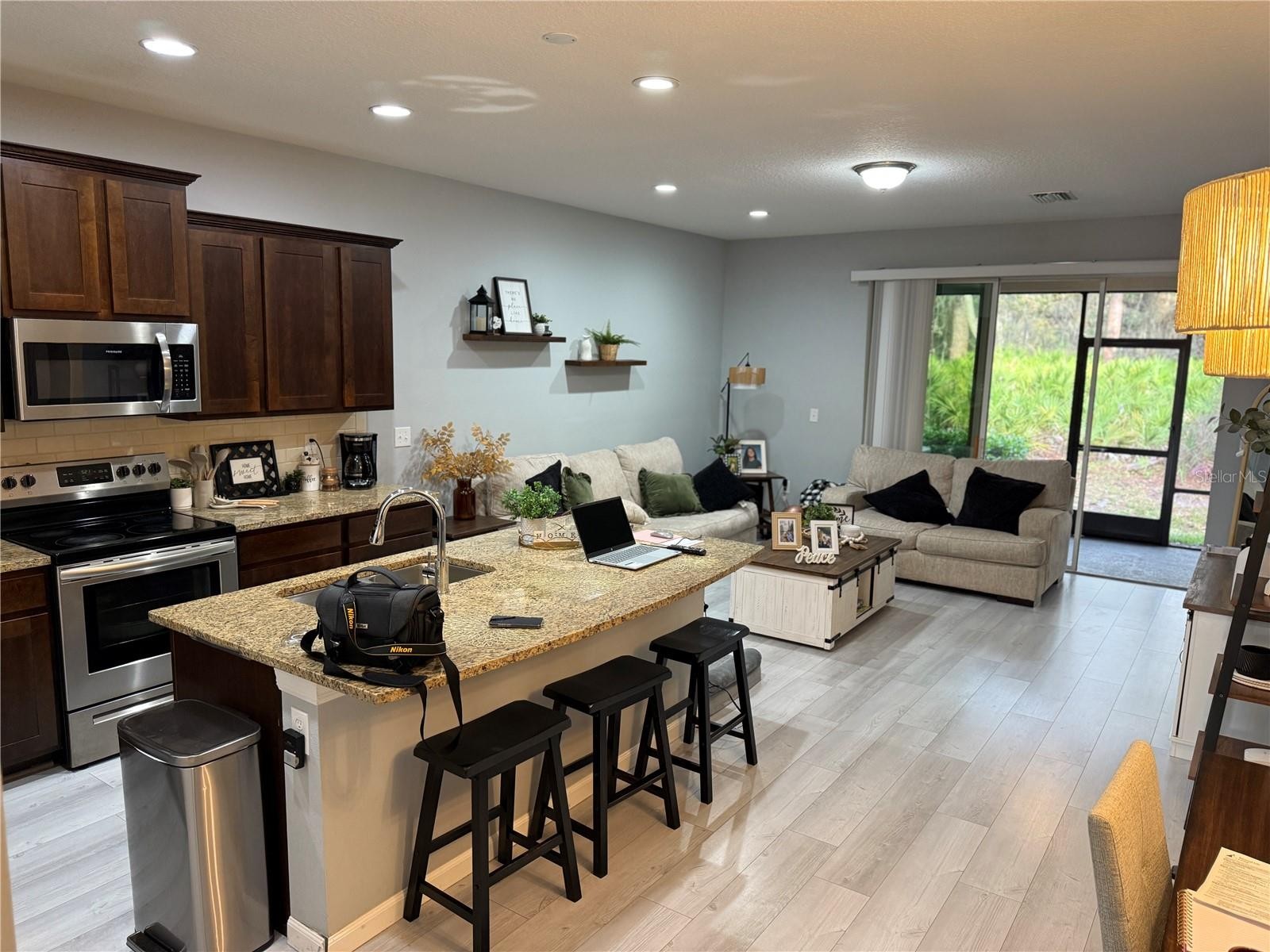 2431 MIDNIGHT PEARL DR