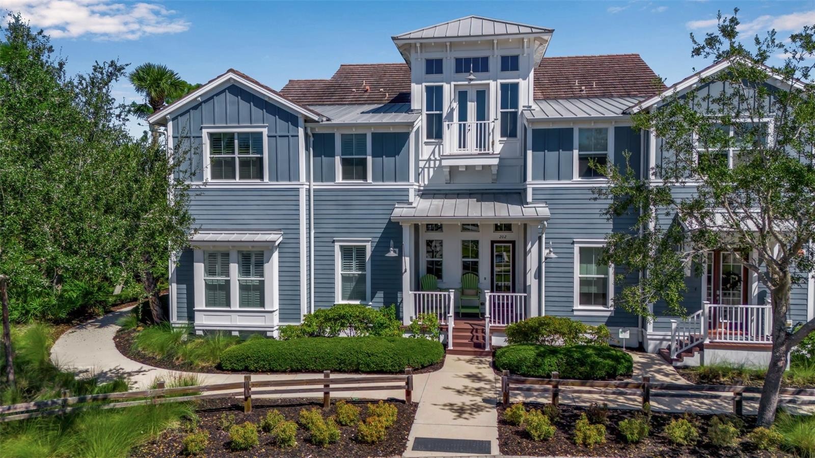 321 SAPPHIRE LAKE DR #202