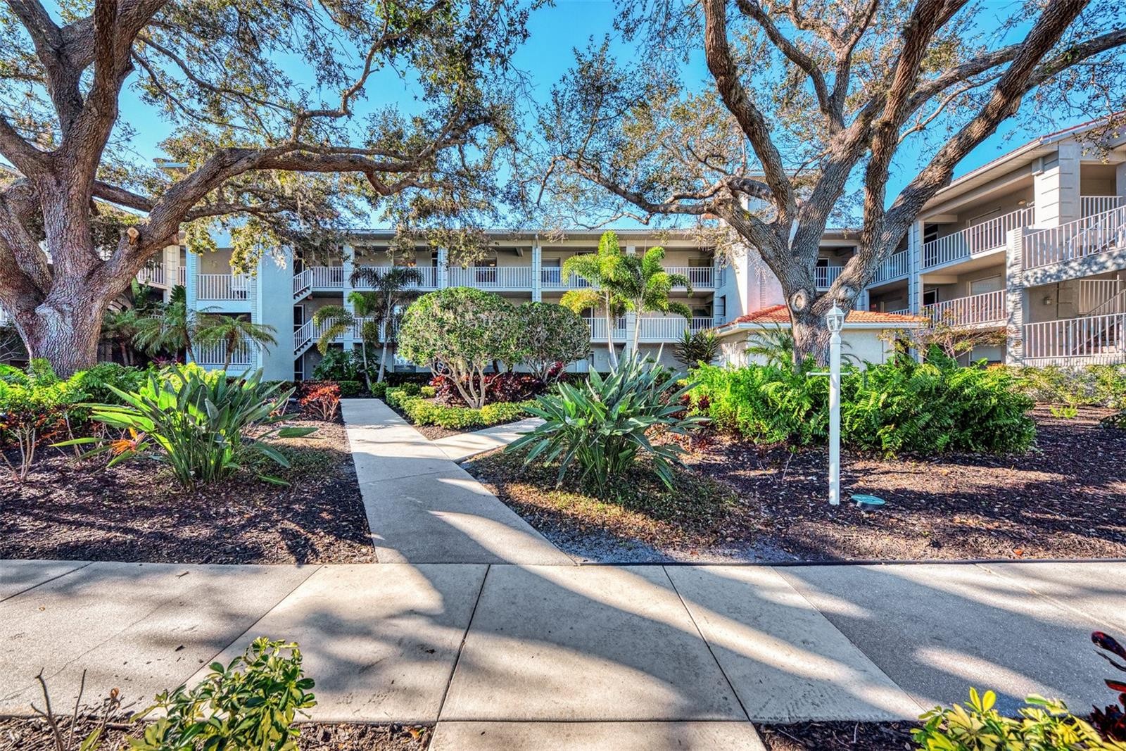 9300 CLUBSIDE CIR #1303