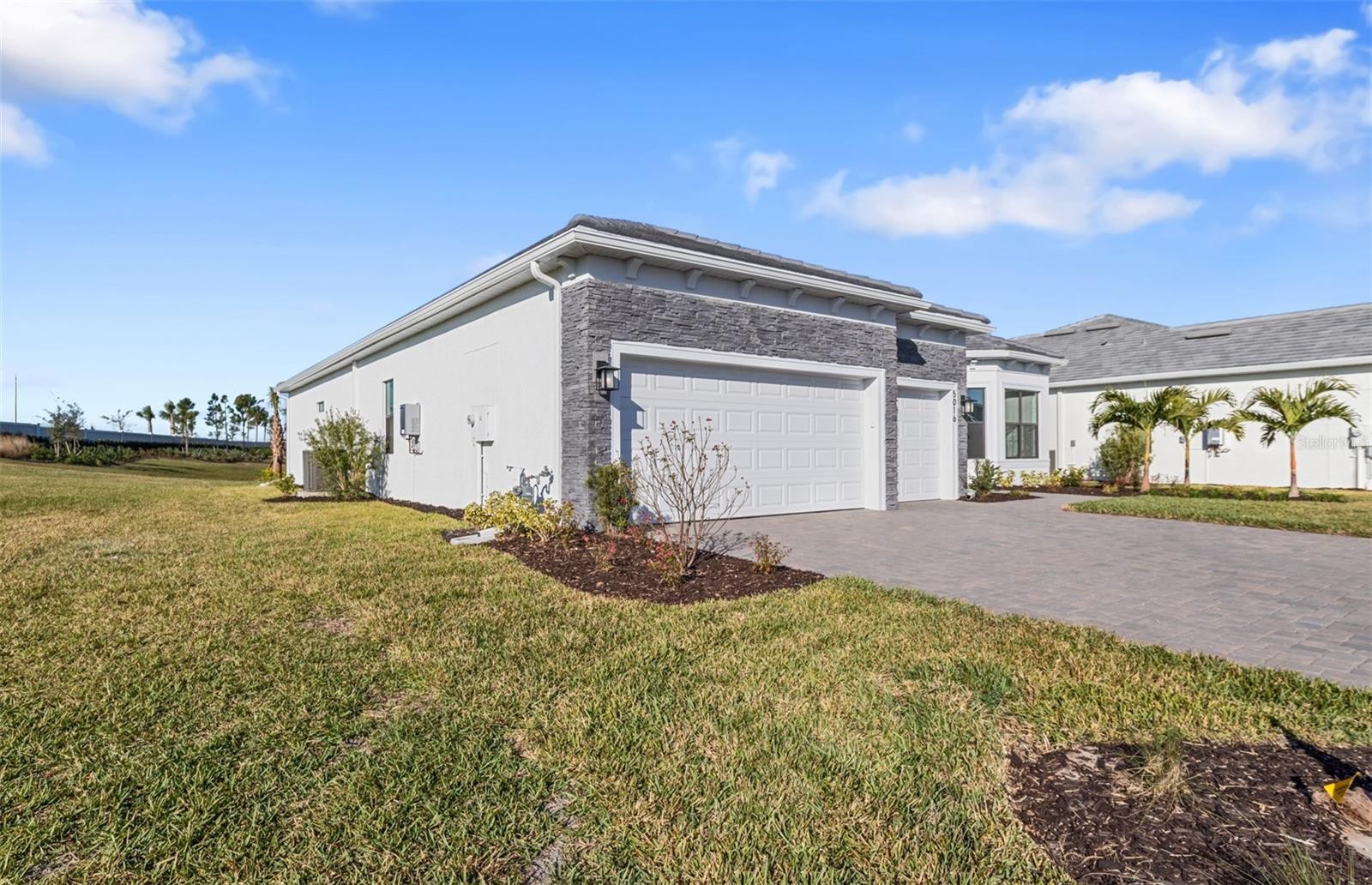 5016 STONEY POINT GLN