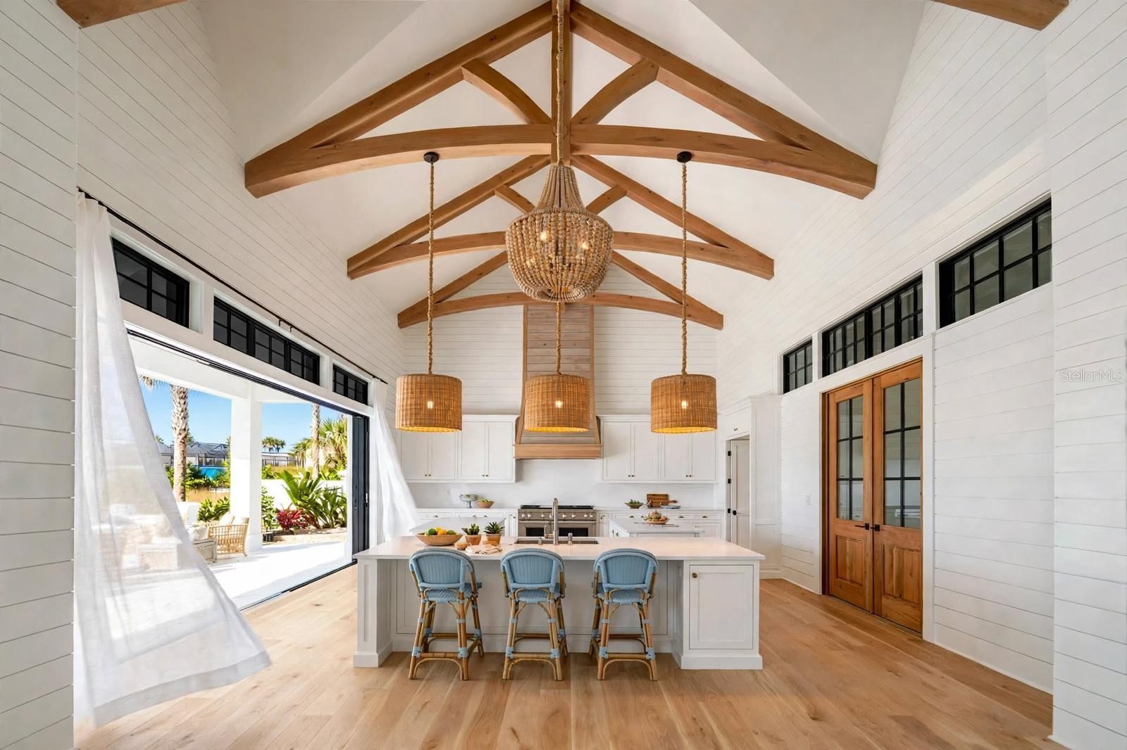 707 TROPICAL DR