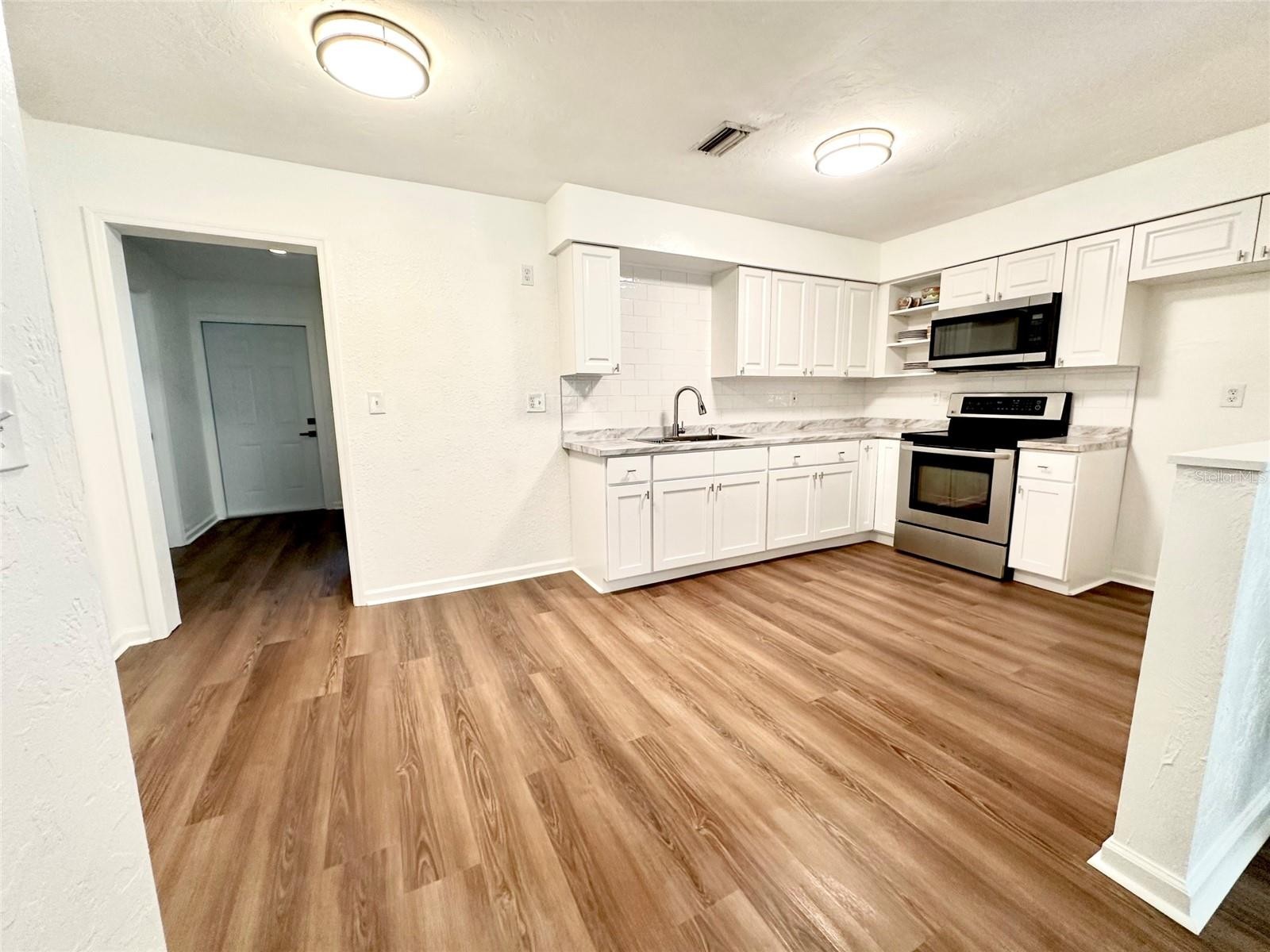 121 GRANADA BLVD