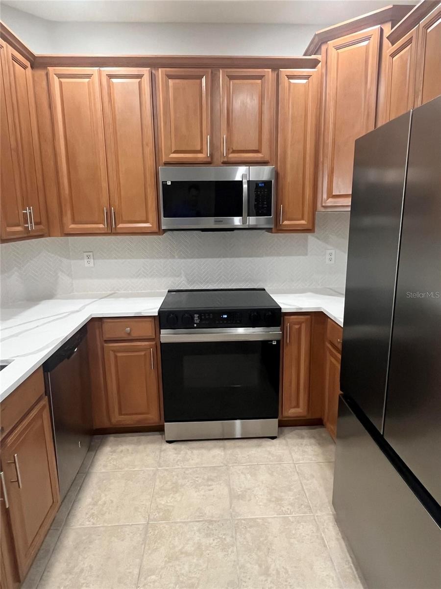 3635 PARKRIDGE CIR #10-101