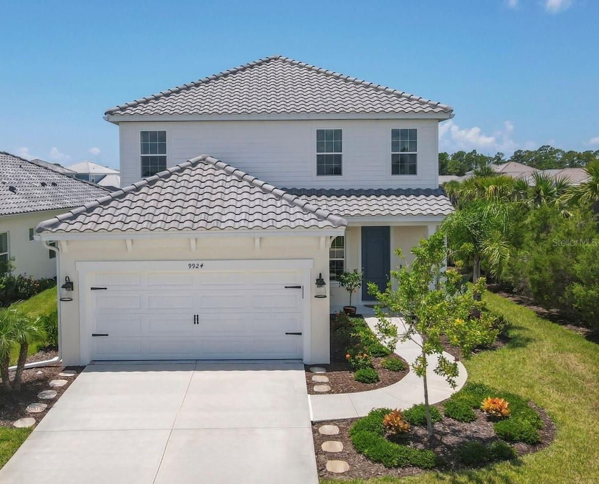 9924 CRYSTAL ISLES CIR