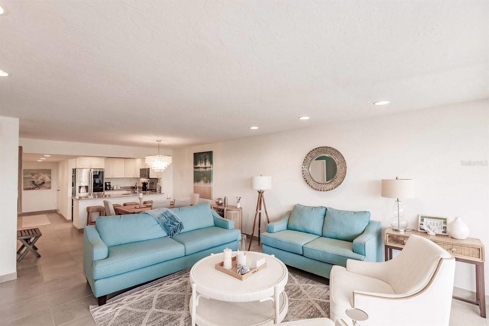 1125 W PEPPERTREE DR #407