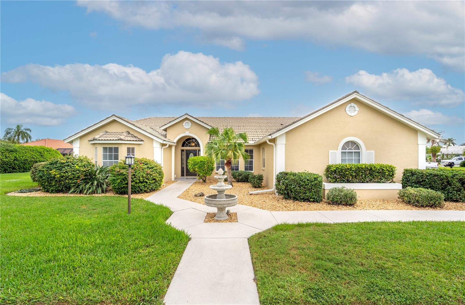 5828 SANDY POINTE DR