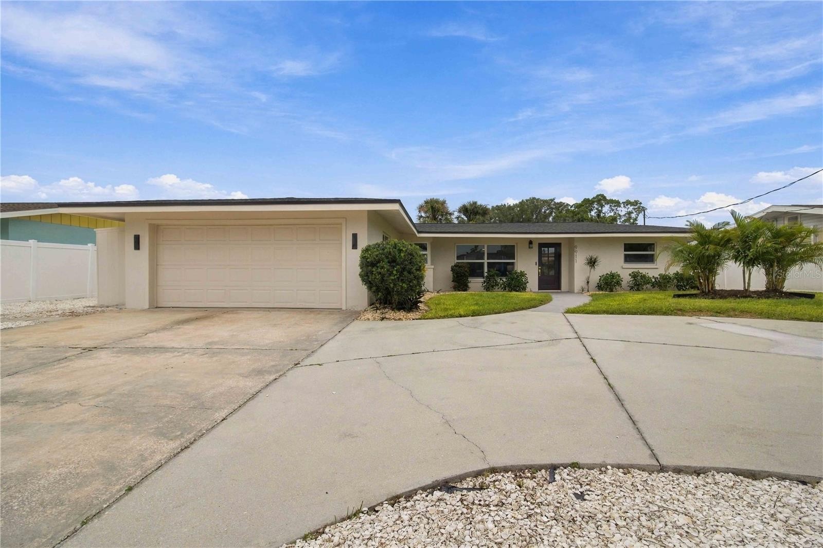 9911 ROYAL PALM DR