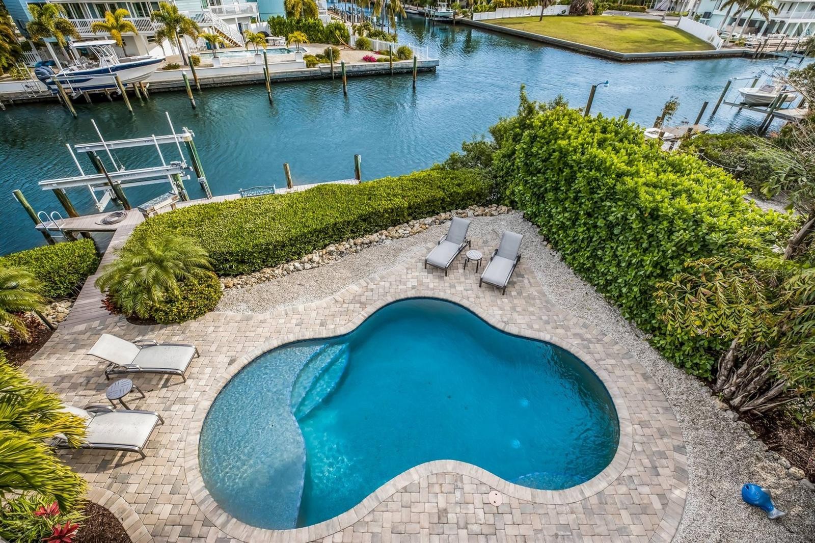 322 TARPON ST