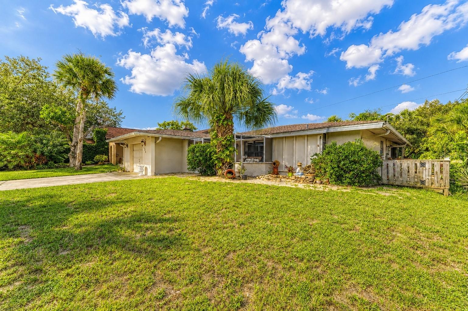 523 CASAS BONITAS DR