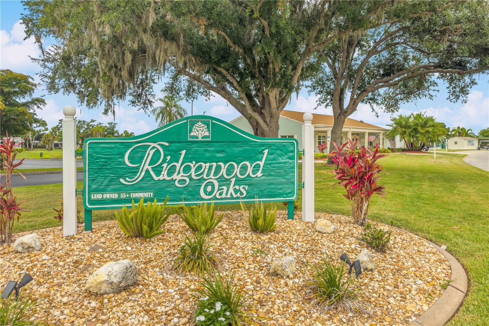 17 MEADOWLARK CIR