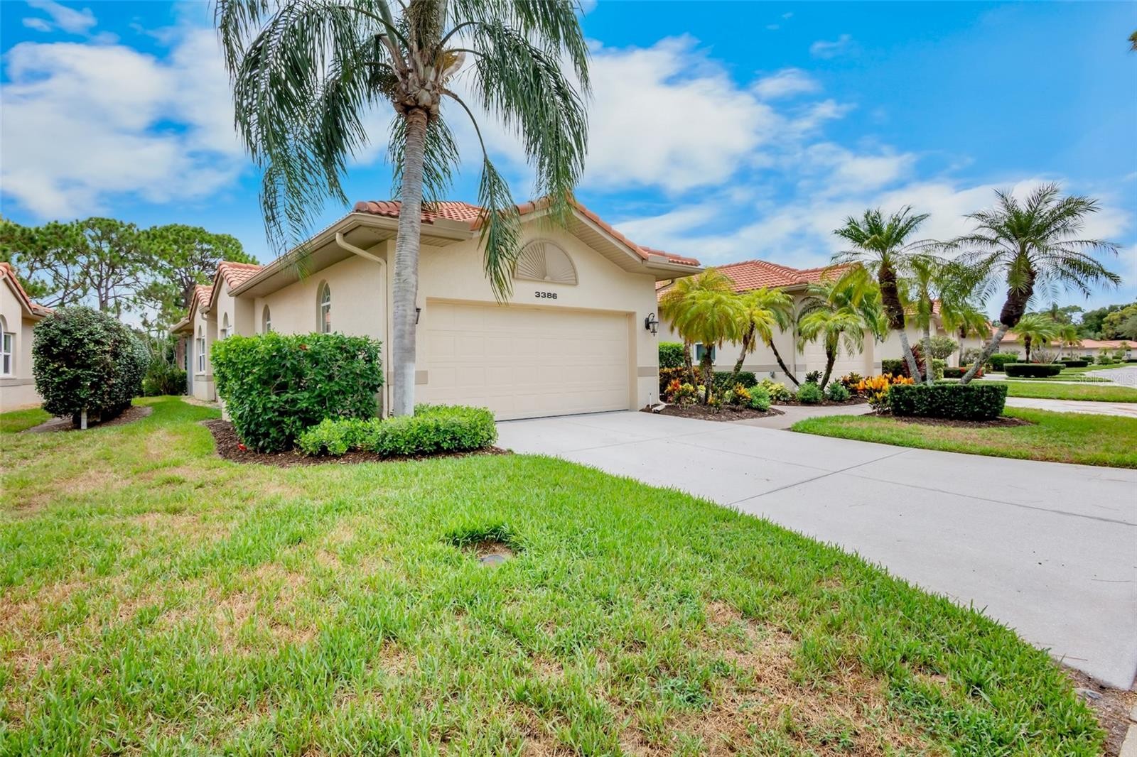 3386 CHELMSFORD CT #7