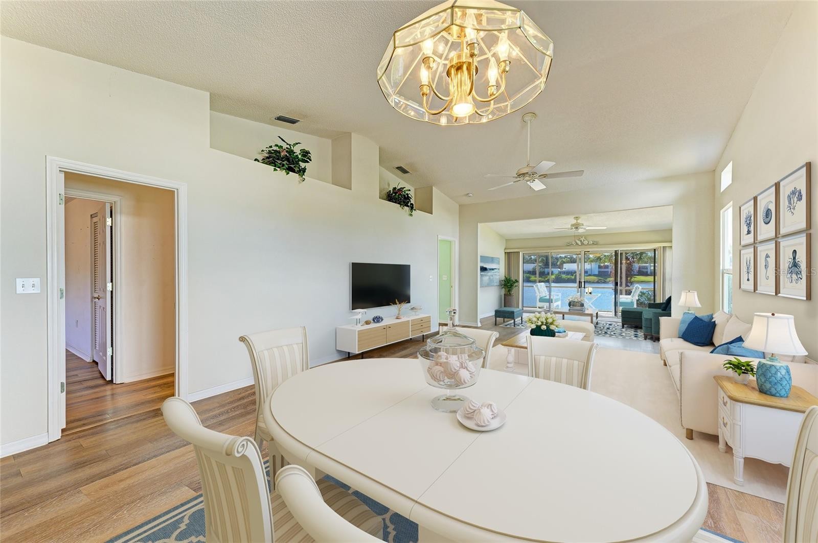 919 SPRING LAKES BLVD