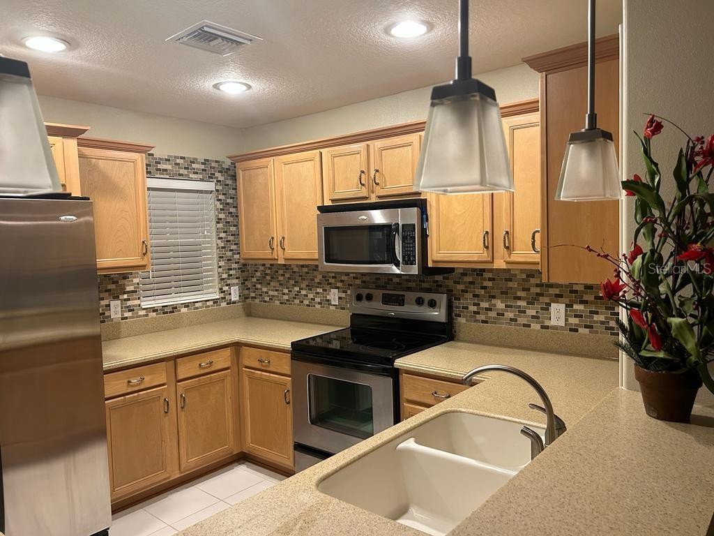 8807 WHITE SAGE LOOP