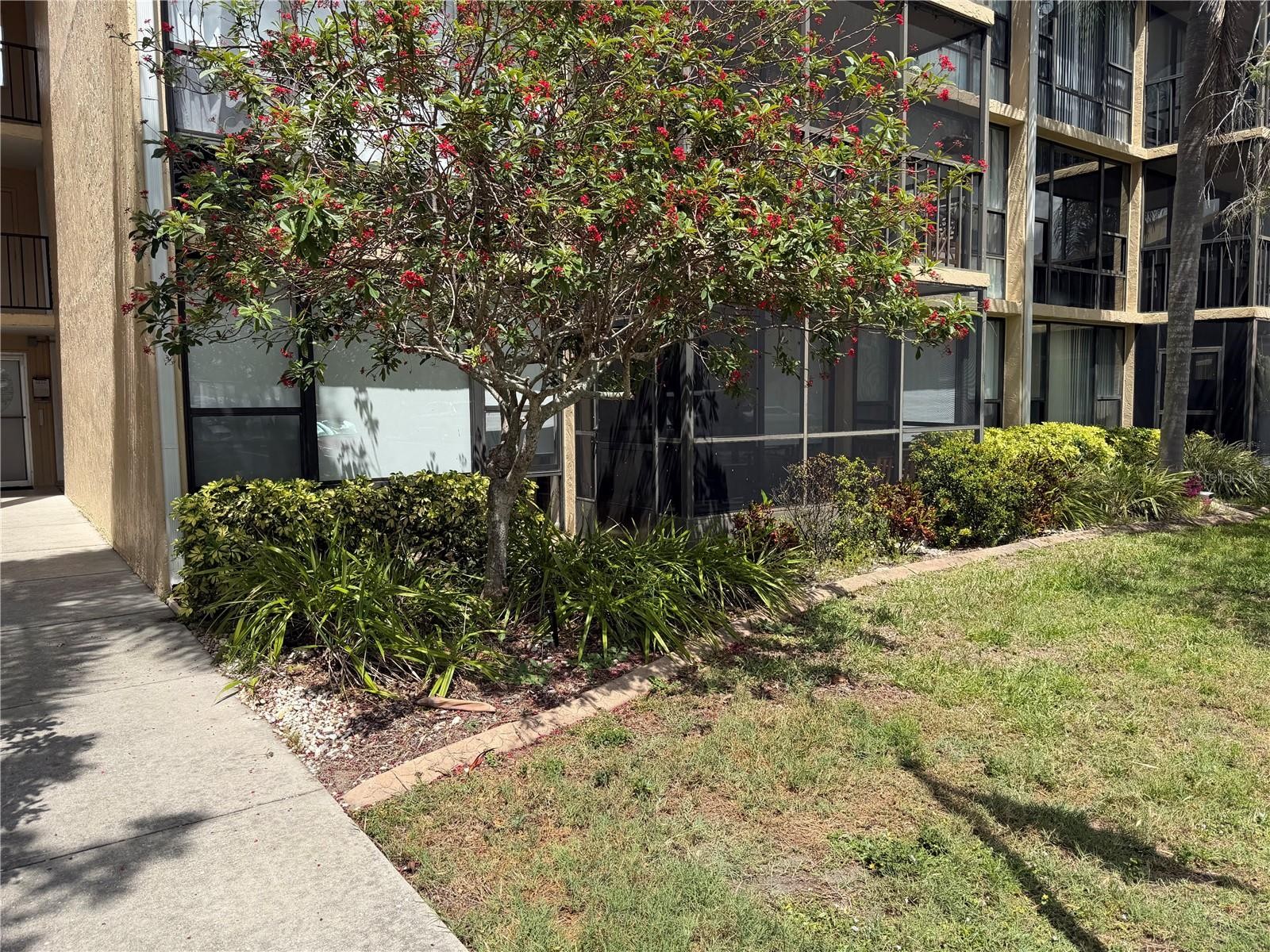 618 BIRD BAY DR S #110