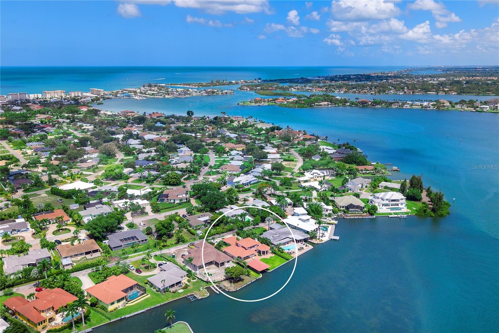330 W BAY DR