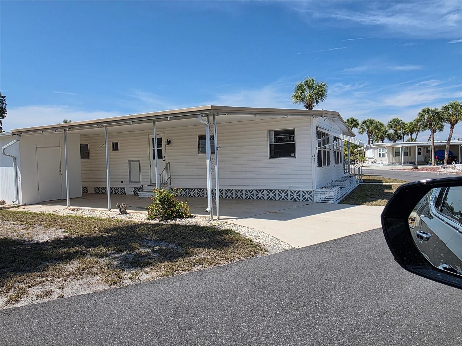 633 COMO DR #633