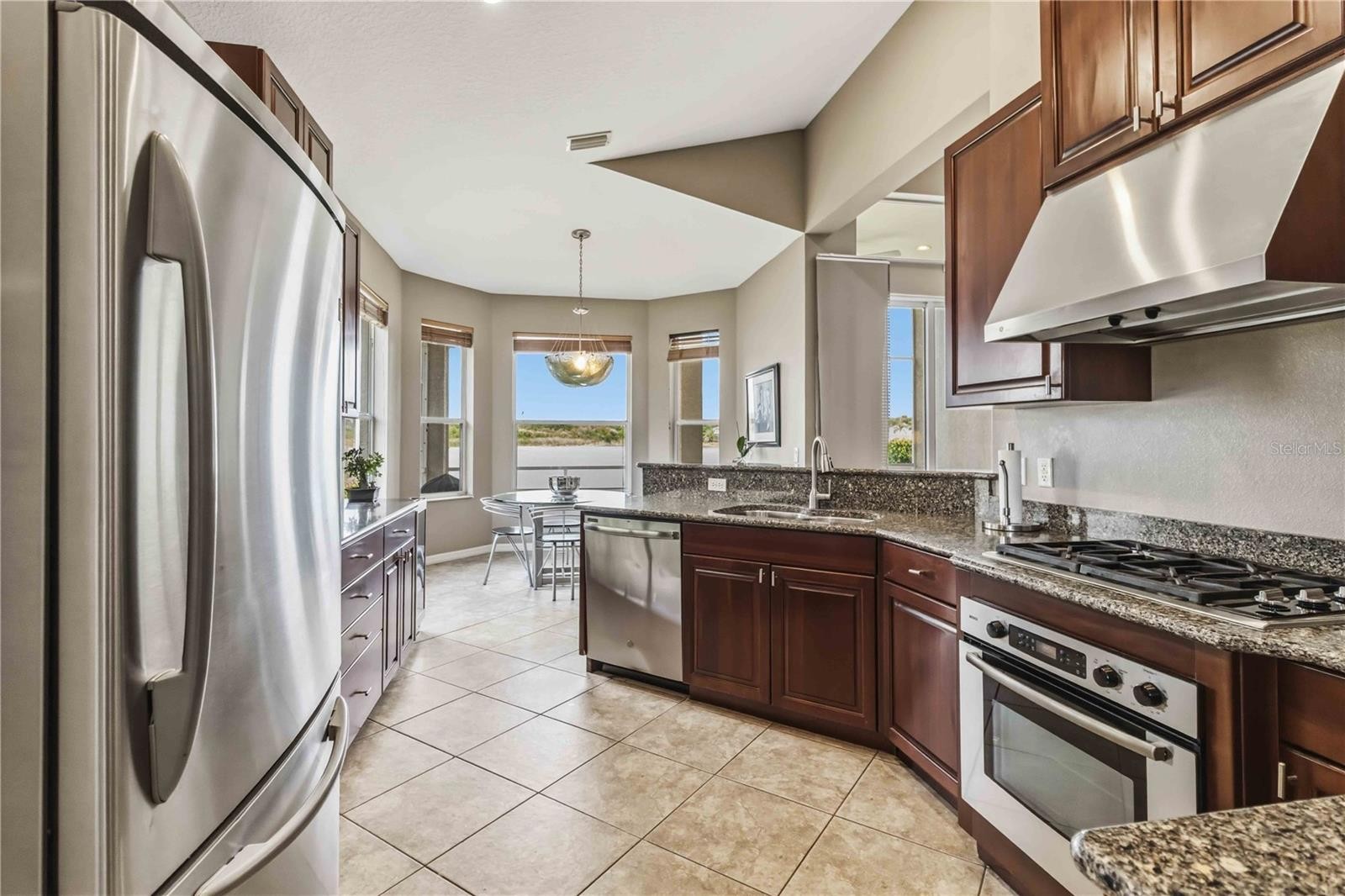 7407 SEA ISLAND LN