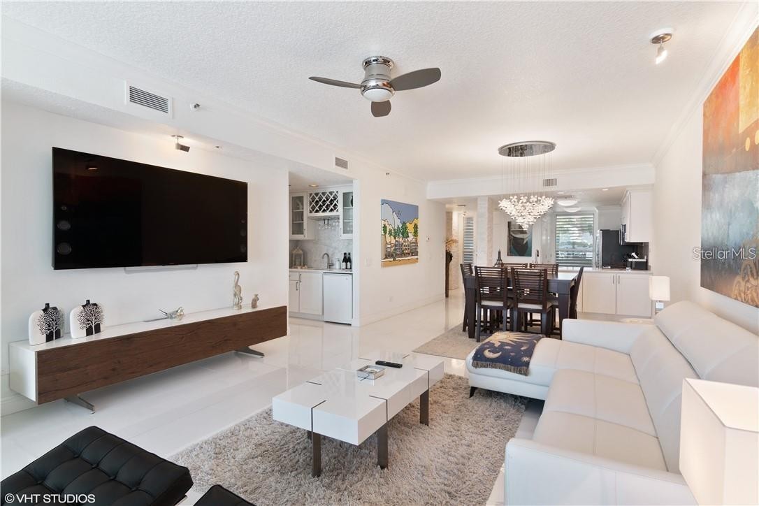 615 DREAM ISLAND RD #107