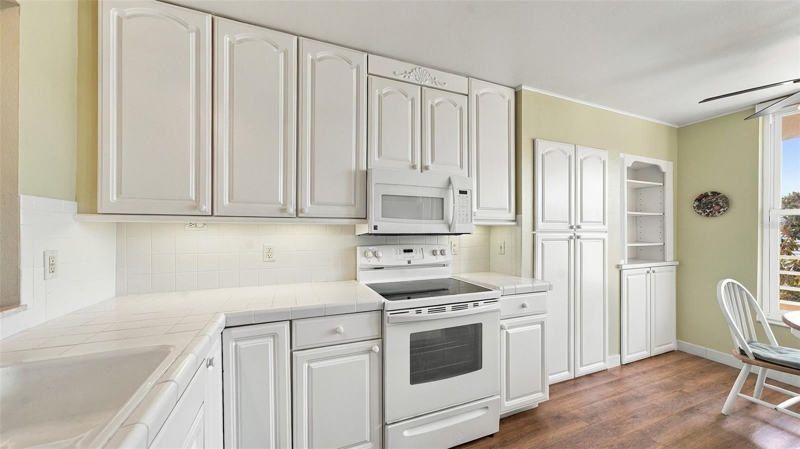 4550 PINEBROOK CIR #203