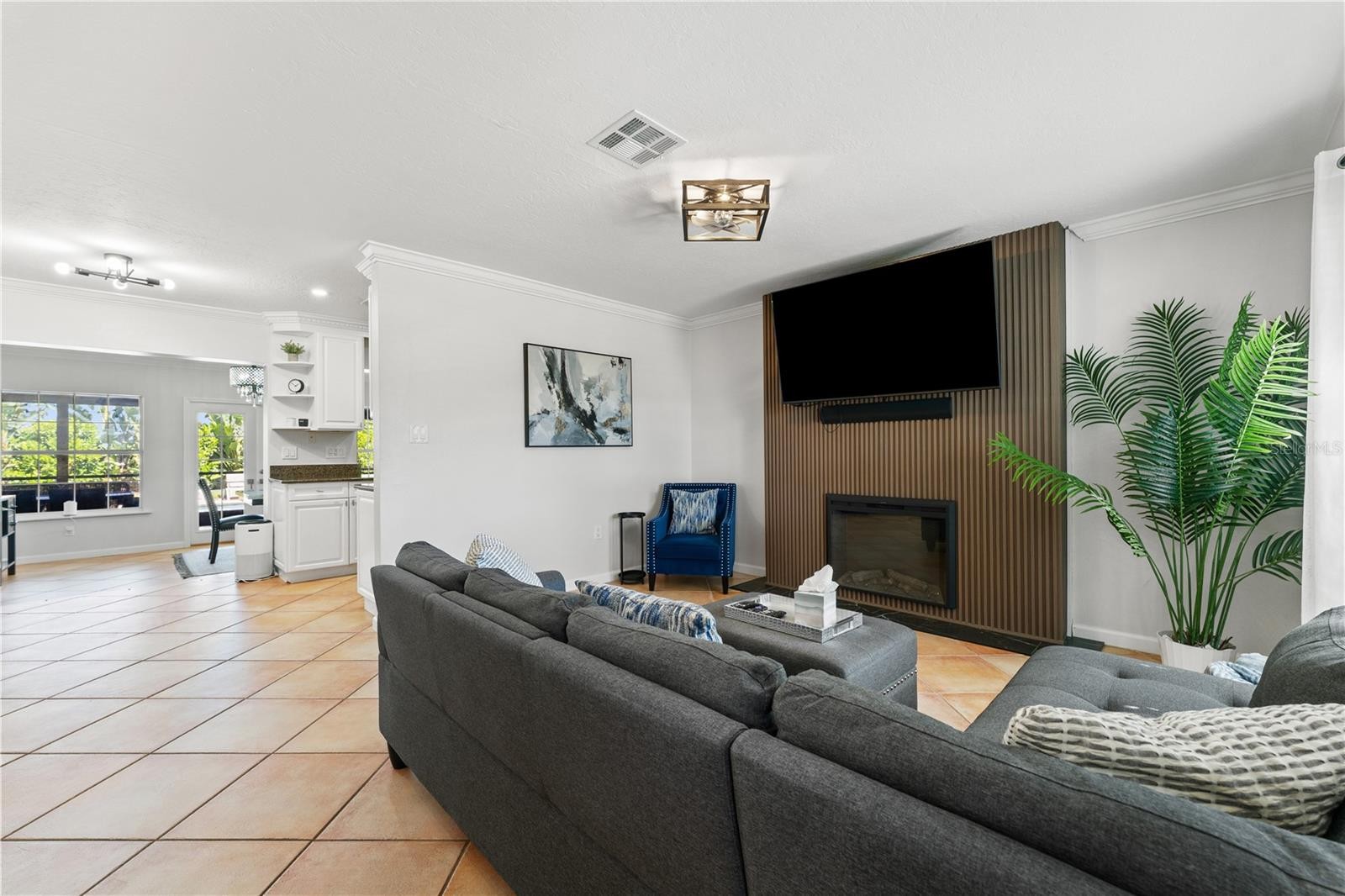 5363 FOXWOOD DR