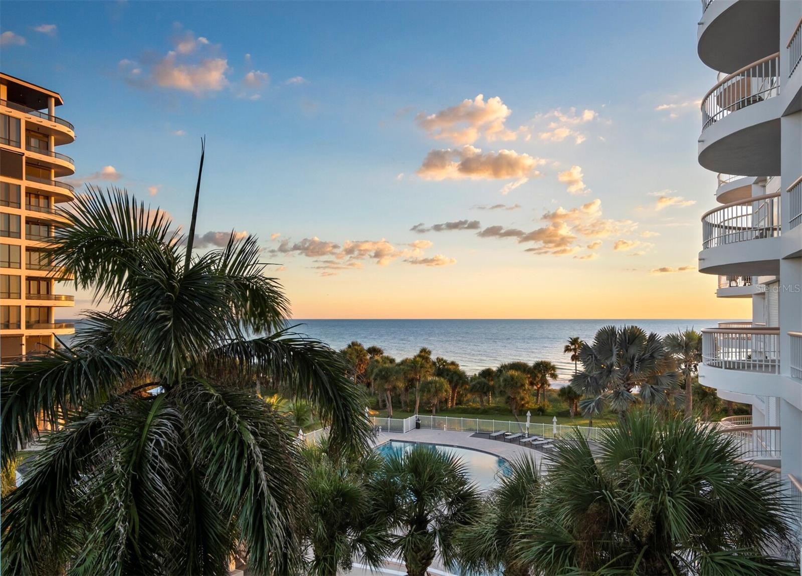 455 LONGBOAT CLUB RD #402