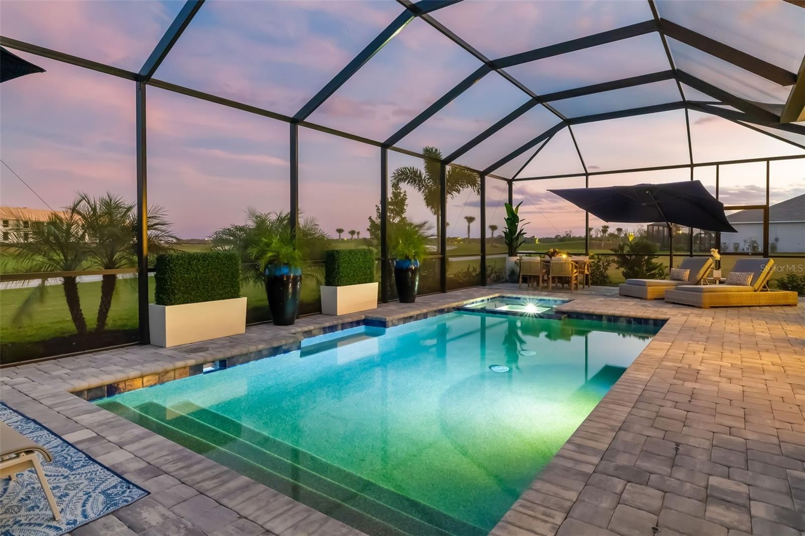 5617 LIGHTNING WHELK LN