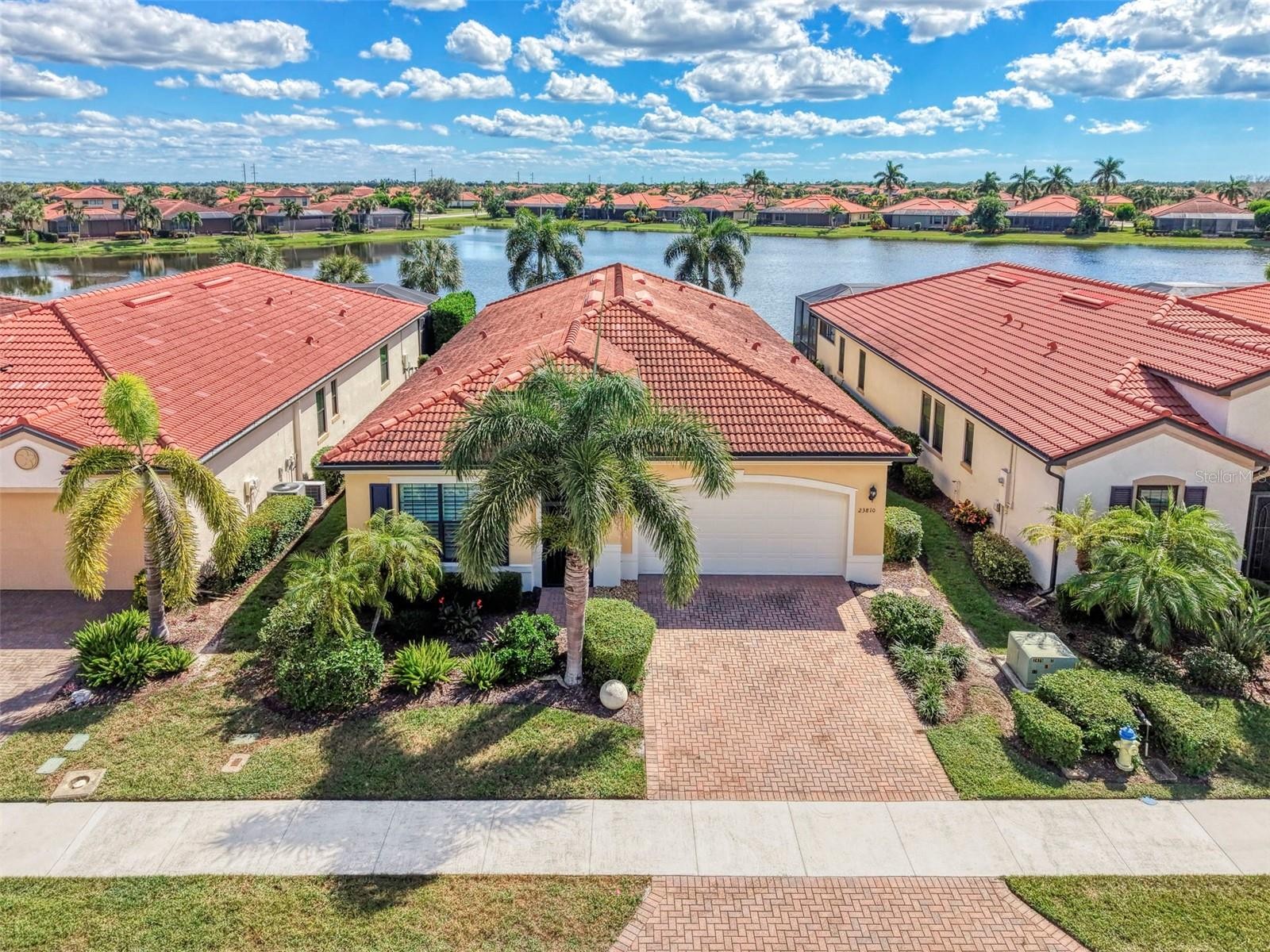 23810 WAVERLY CIR