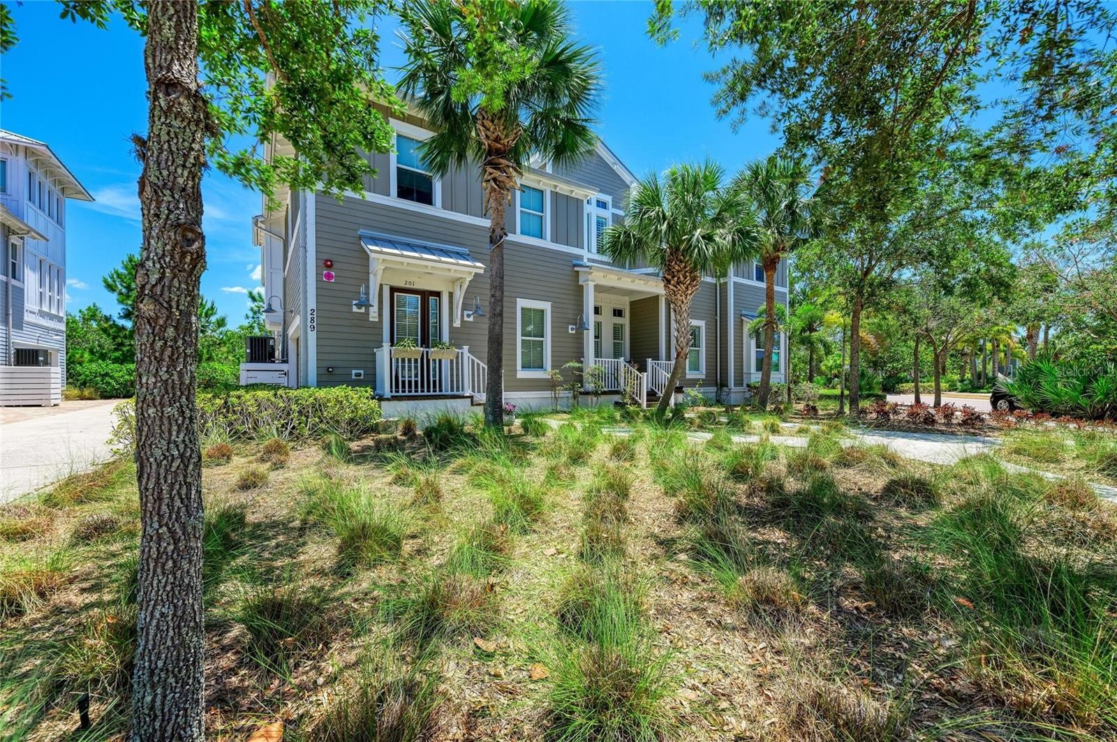 289 SAPPHIRE LAKE DR #201