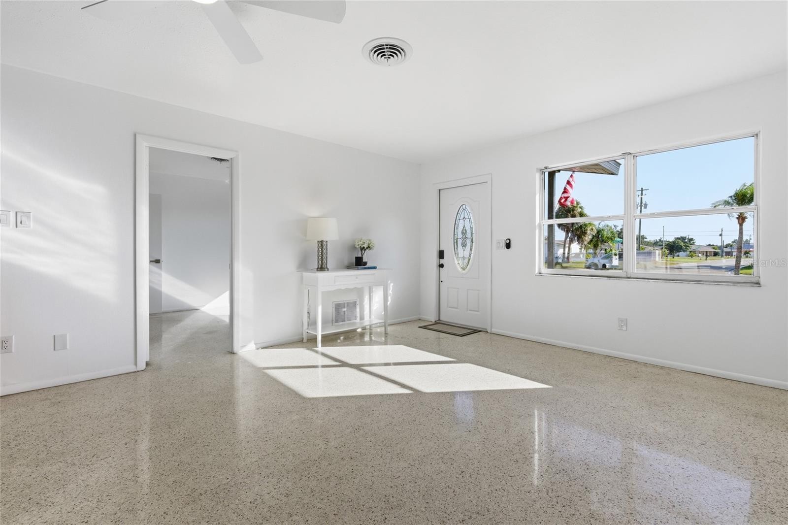 273 VENICE EAST BLVD