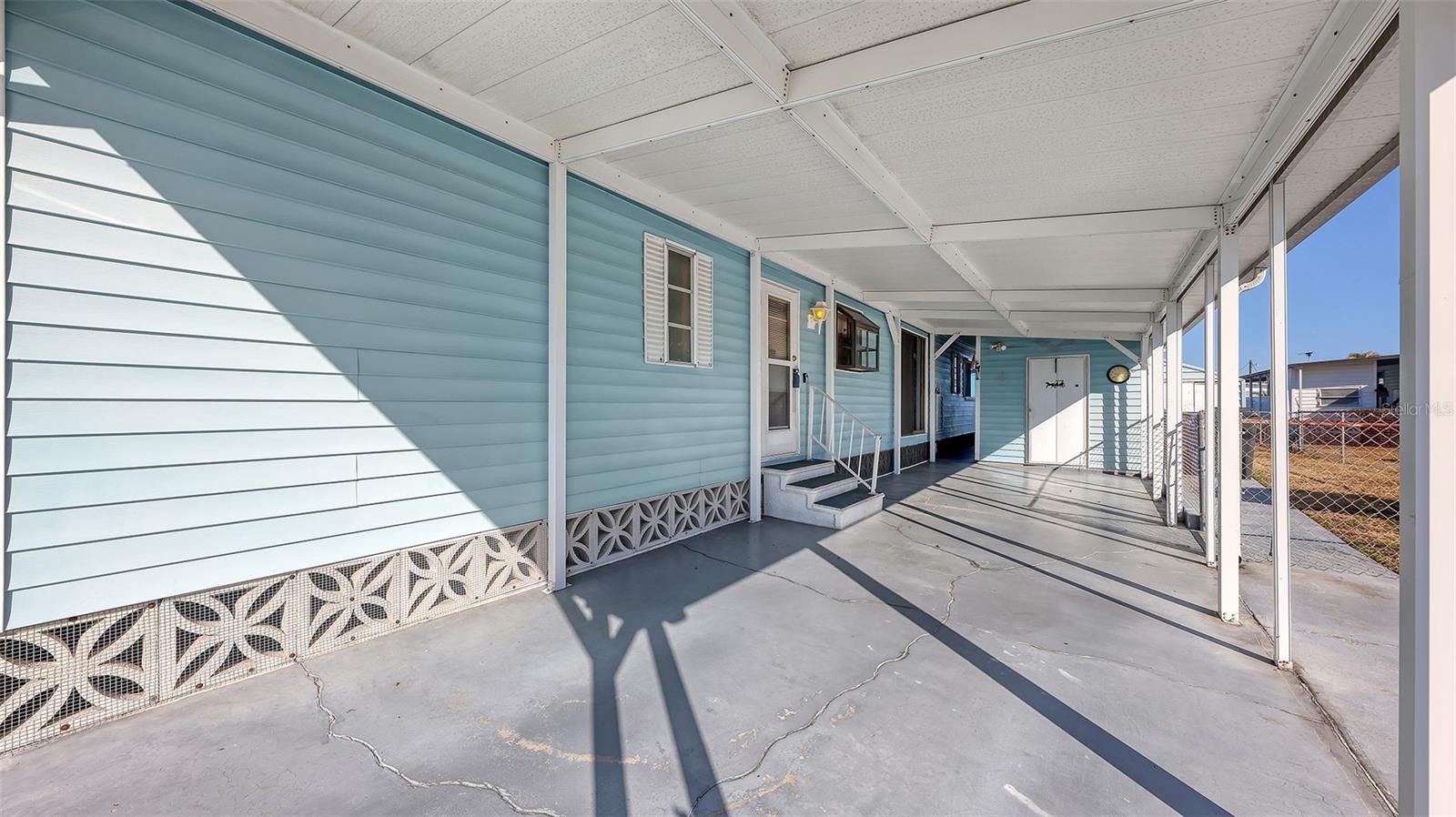 203 50TH AVENUE PLZ E