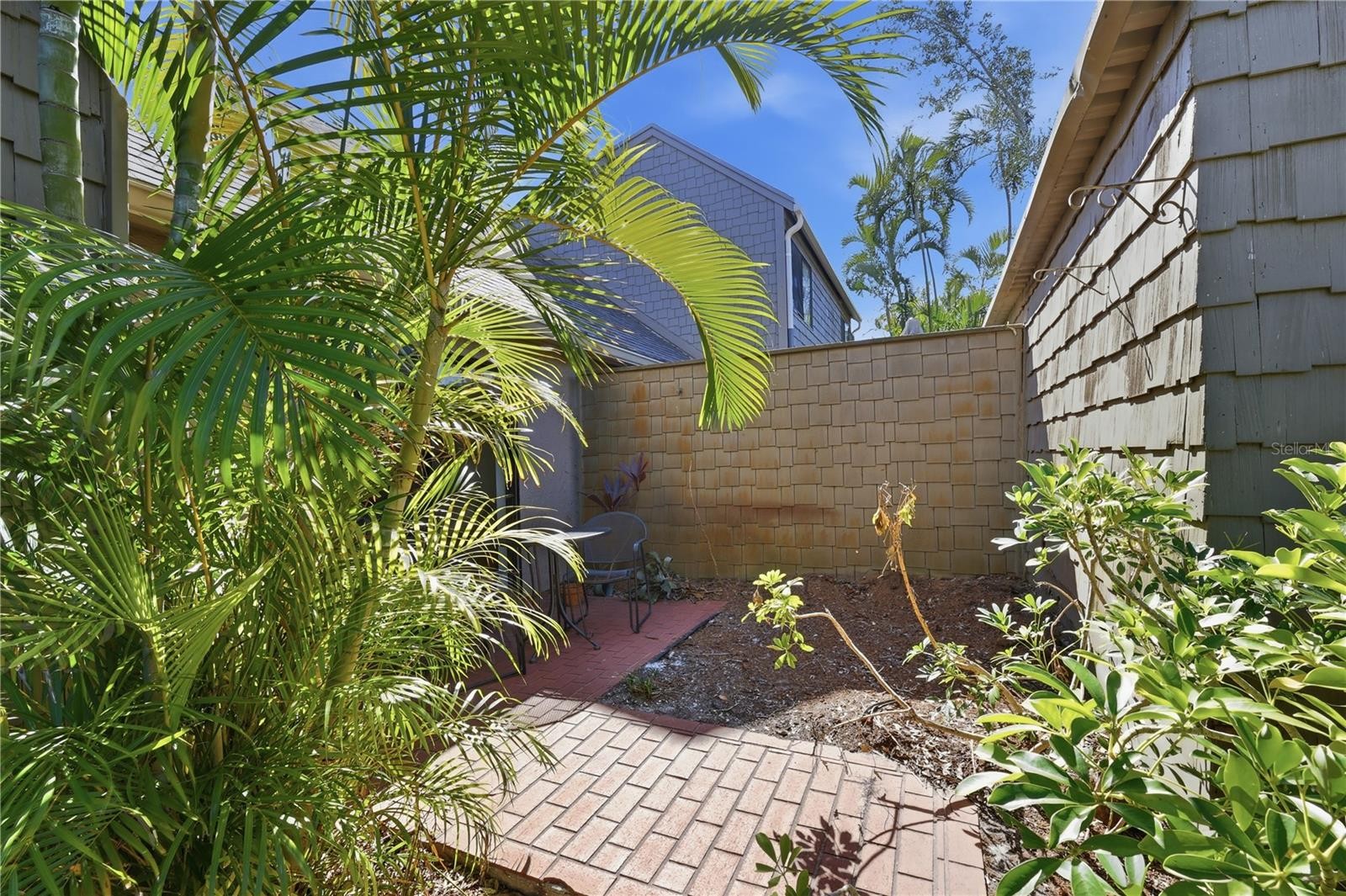 1630 TREEHOUSE CIR #TR104