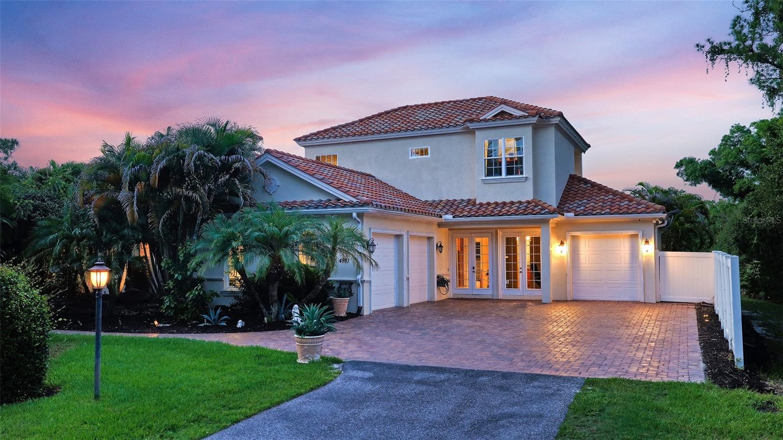 4981 HUBNER CIR