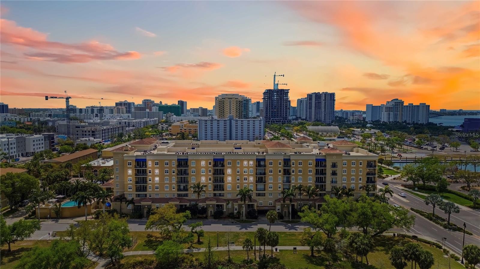 1064 N TAMIAMI TRL #1406