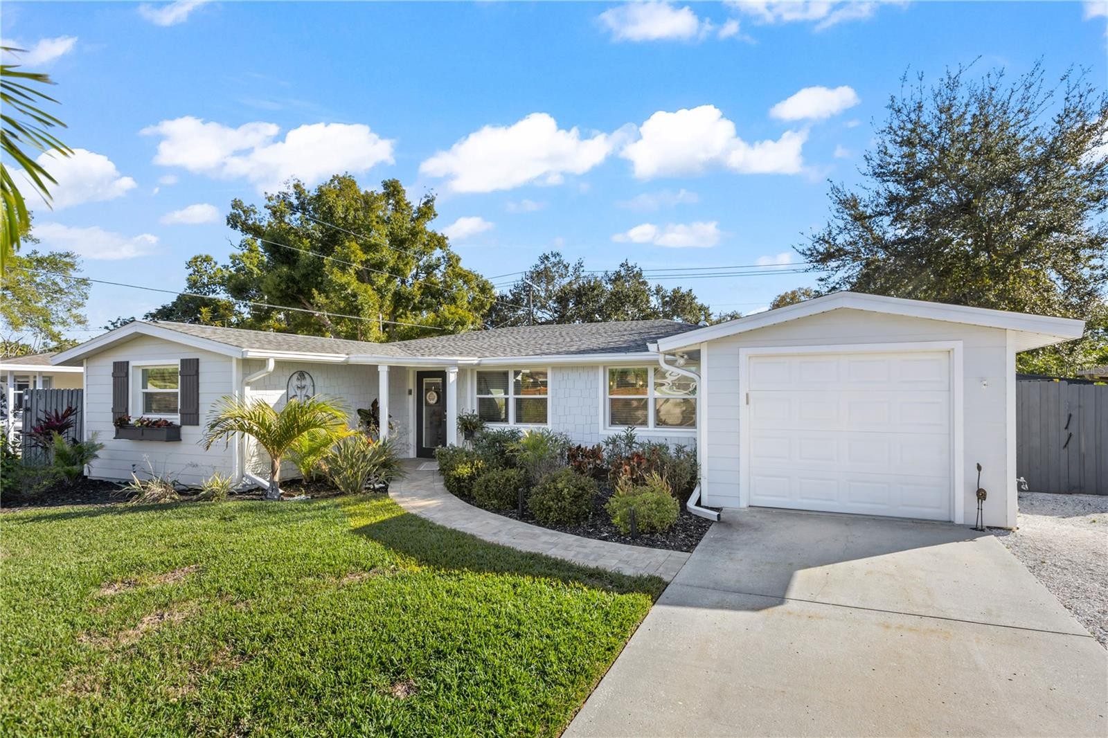 3122 N REGATTA CIR