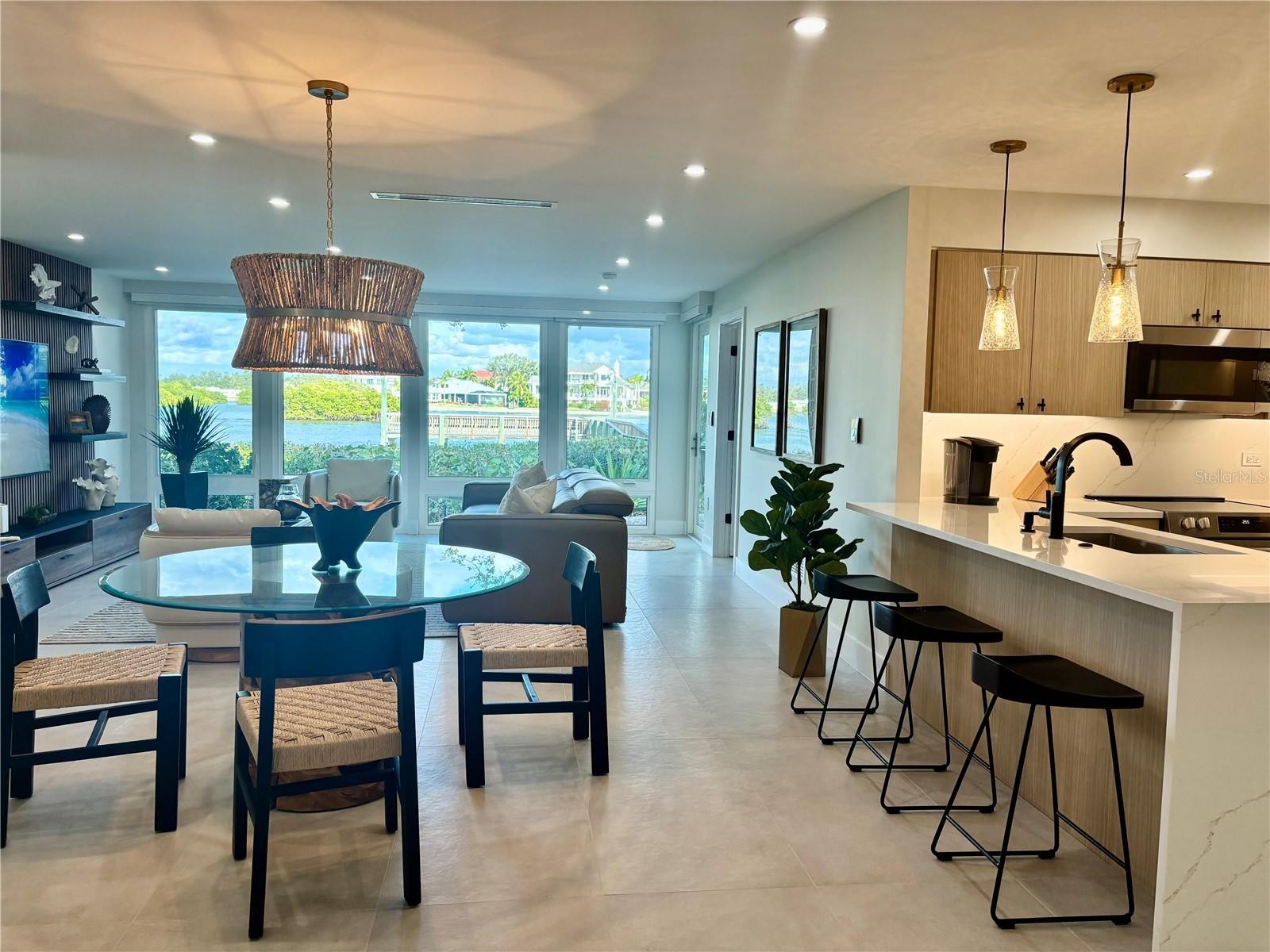 6063 E PEPPERTREE WAY #111